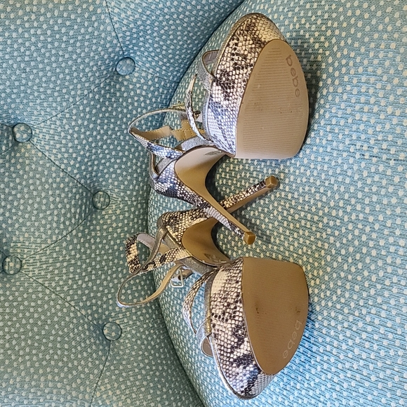 Shoes - Picture 6 of 7